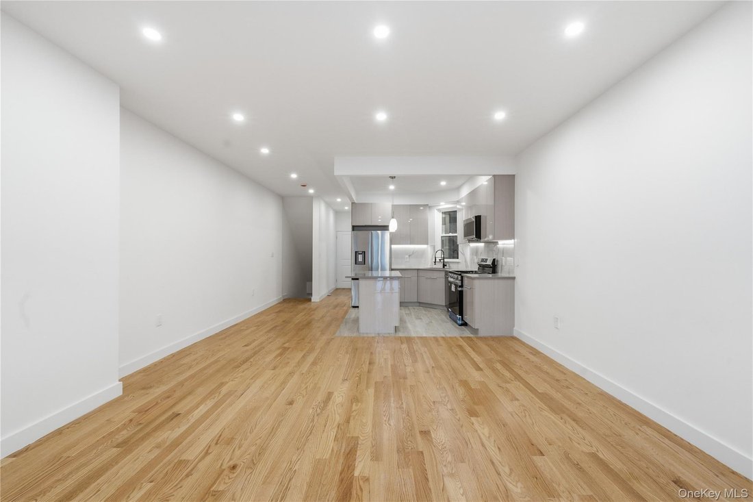 House in New York, New York, United States 4 - 18257272