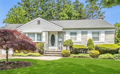 House in Plainview, New York, United States 1