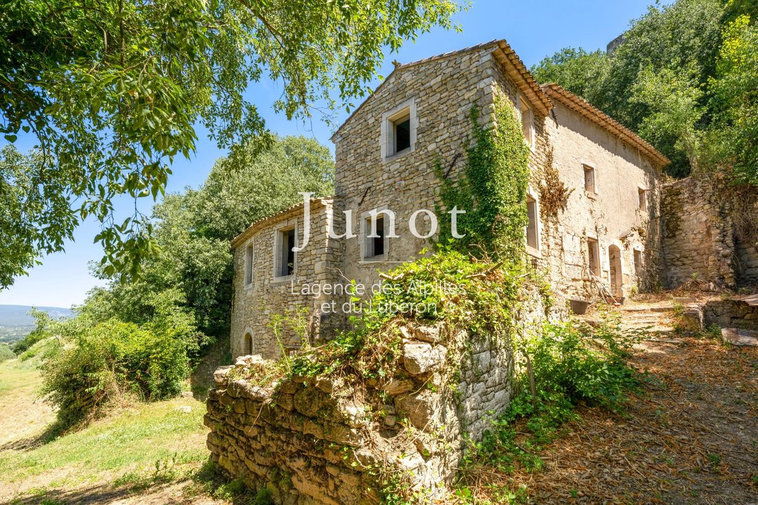 Country House in Ménerbes, Provence-Alpes-Côte d'Azur, France 1 - 18509670
