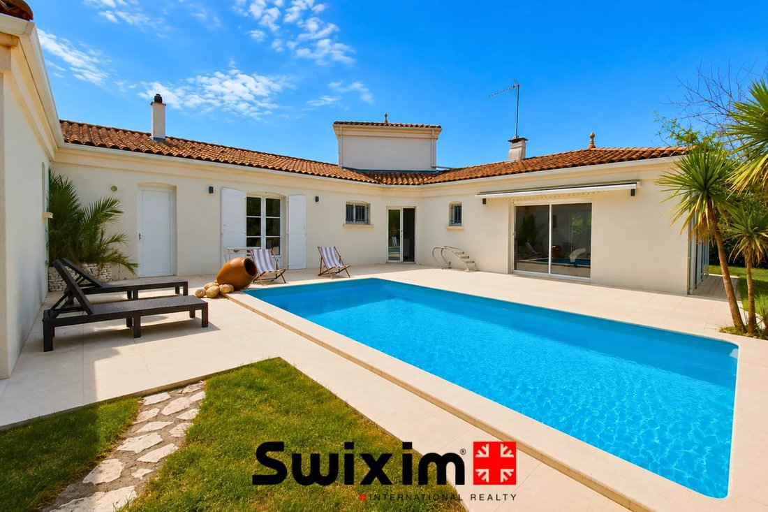 House in Saint-Medard-en-Jalles, Nouvelle-Aquitaine, France 1 - 18509680