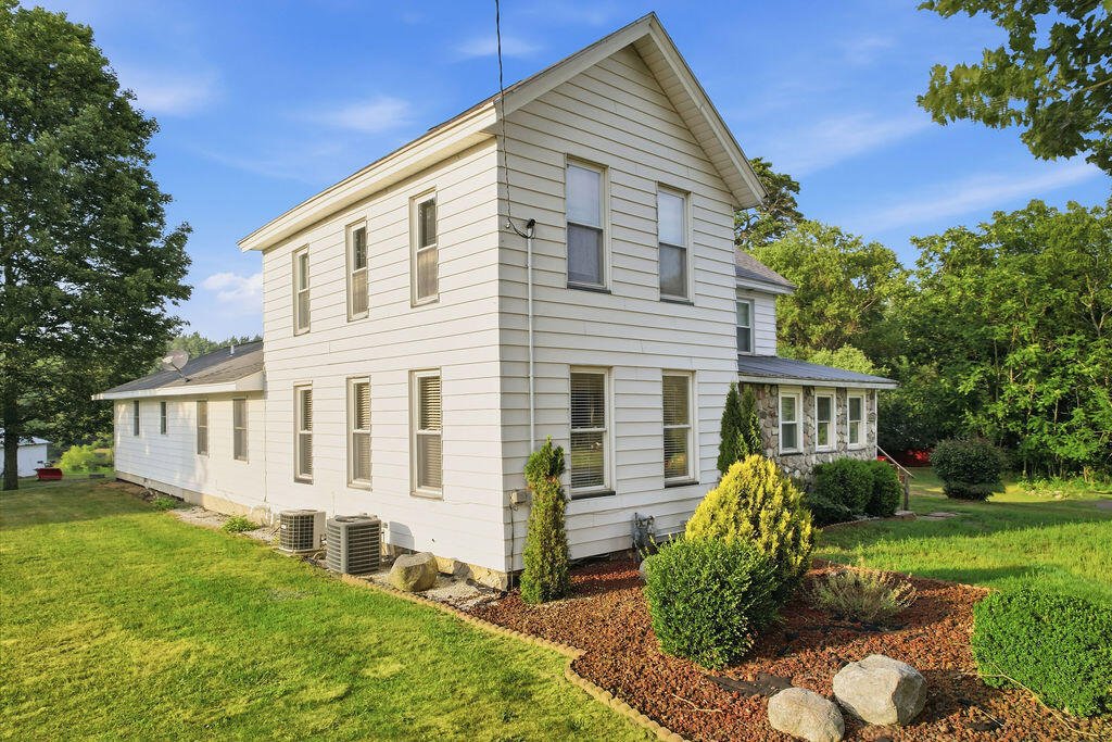 House in Fennville, Michigan, United States 5 - 18511048