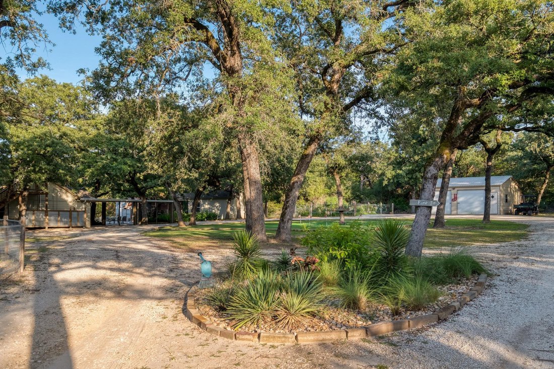 House in Lexington, Texas, United States 2 - 18508718
