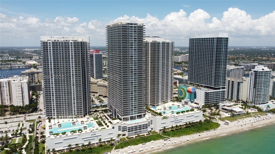 Condo in Hallandale Beach, Florida, United States 3 - 18511315