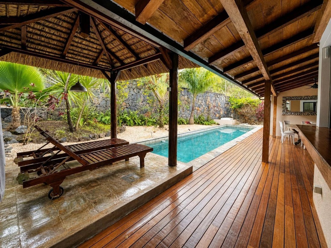 Villa in Grande Riviere Noire, Rivière Noire District, Mauritius 2 - 18516226