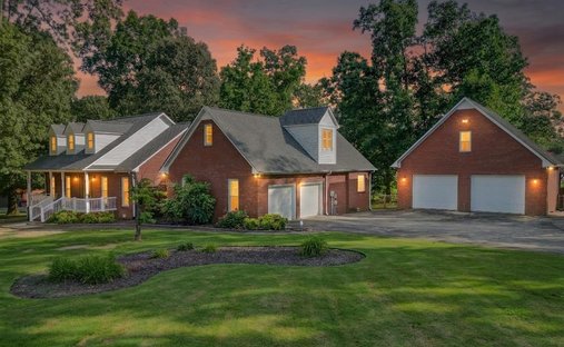 House in Trinity, Alabama, United States 1