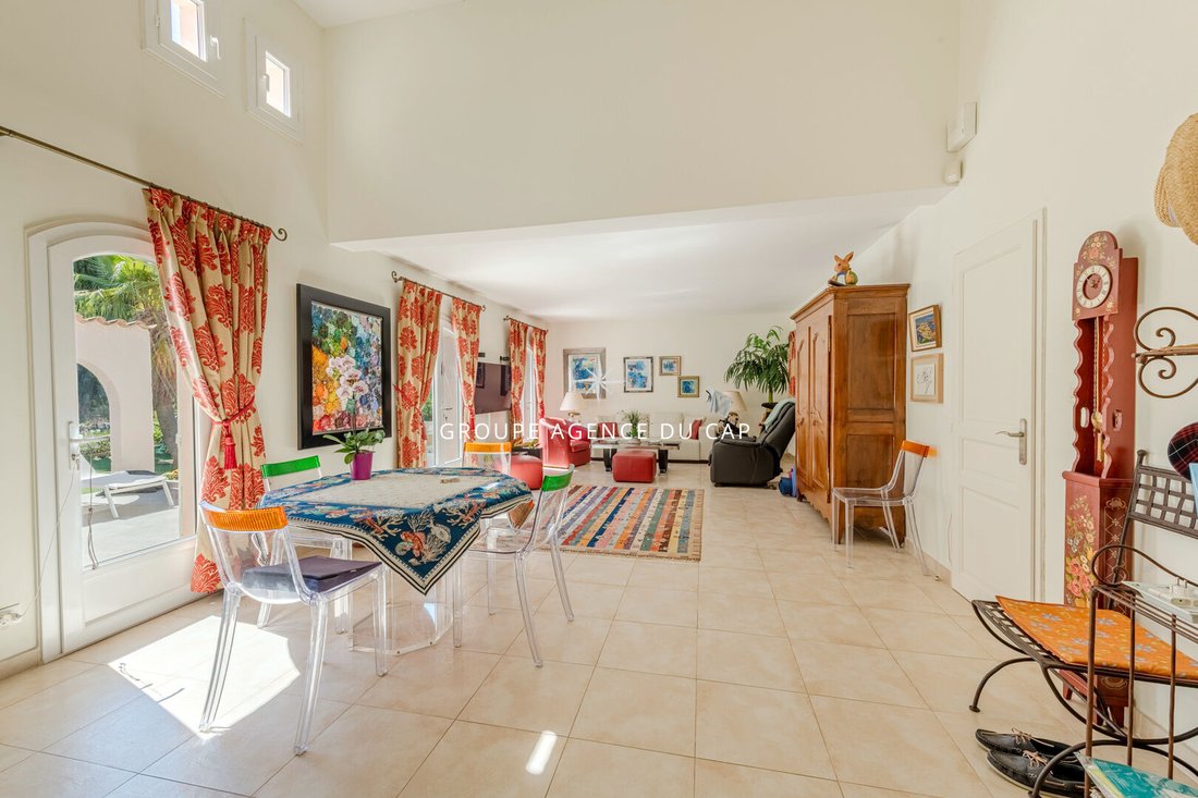 Villa in Le Dramont-Agay-Anthéor-Le Trayas, Saint-Raphaël, France 4 - 18513922