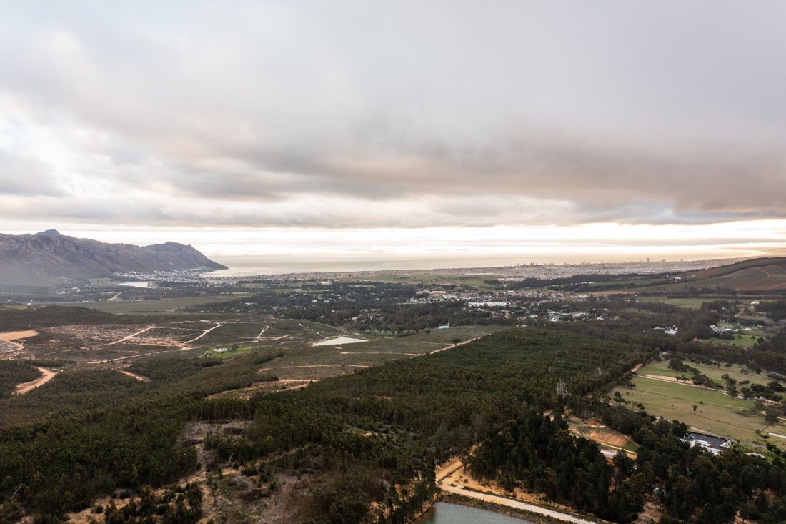 Land in Sir Lowry's Pass, Cape Town, South Africa 1 - 18519069