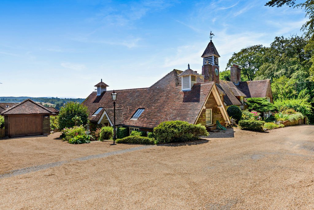 House in Gomshall, England 3 - 18510966