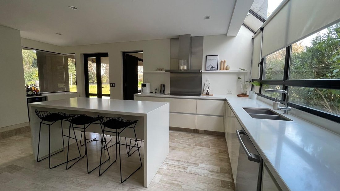 Townhouse in La Lonja, Buenos Aires Province, Argentina 5 - 18512911