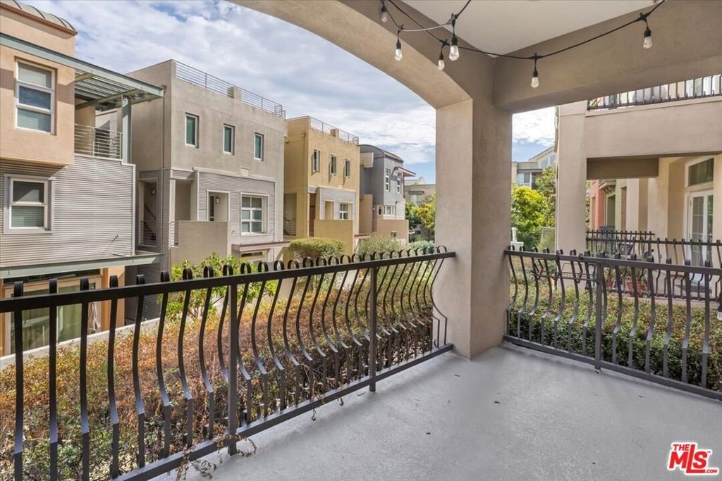 Condo in Los Angeles, California, United States 5 - 18517140