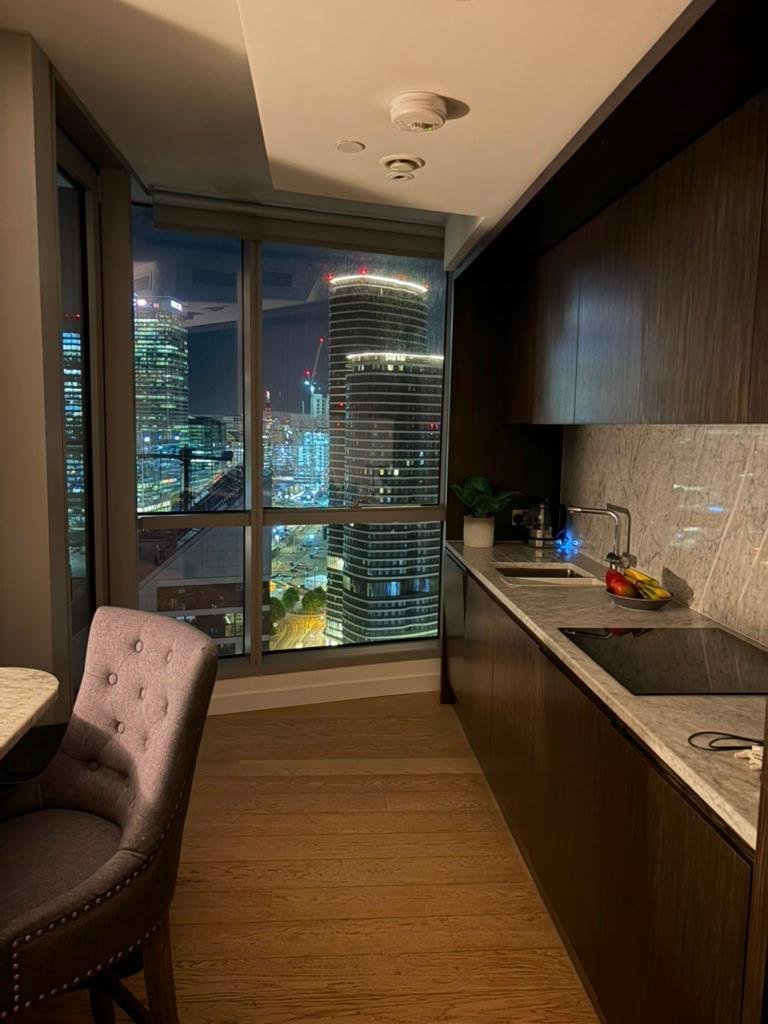 Apartment in Poplar, Tower Hamlets, England 4 - 16990066