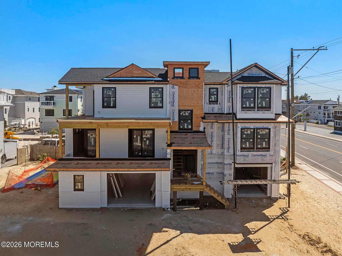House in Ship Bottom, New Jersey, United States 1 - 18508424