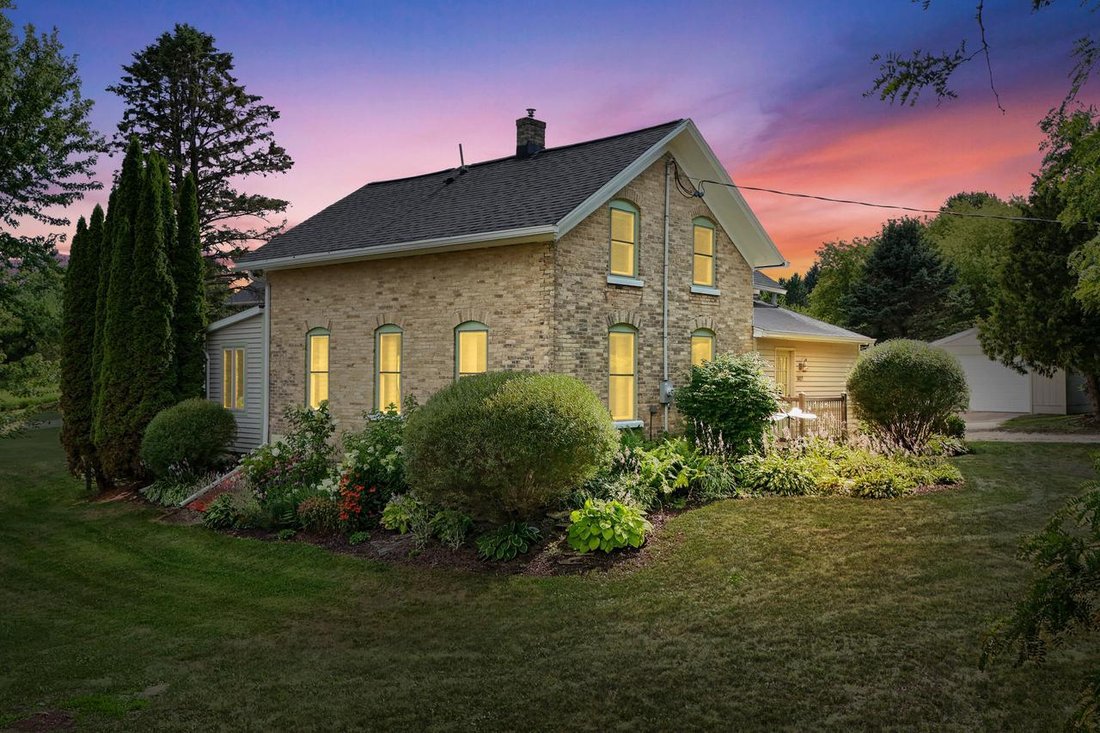 House in West Bend, Wisconsin, United States 1 - 18508388
