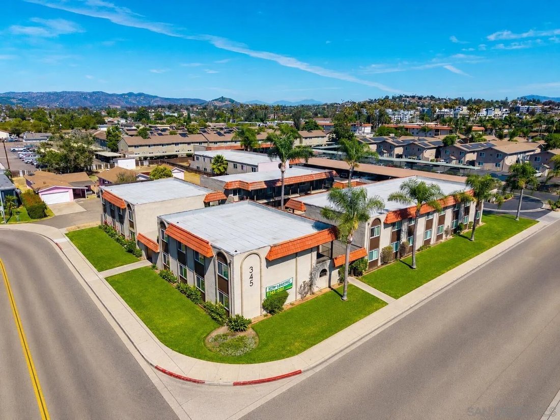 Escondido, California, United States 5 - 18513068
