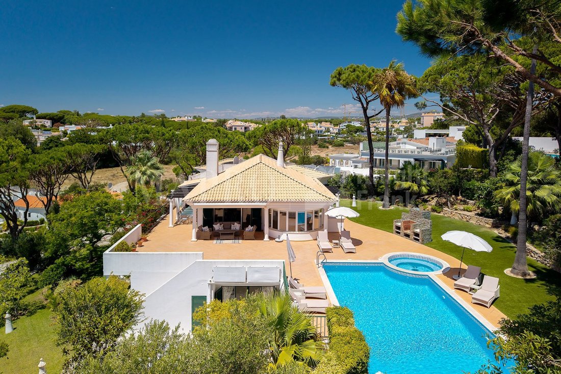 Villa in Vale do Lobo, Almancil, Portugal 1 - 18513683