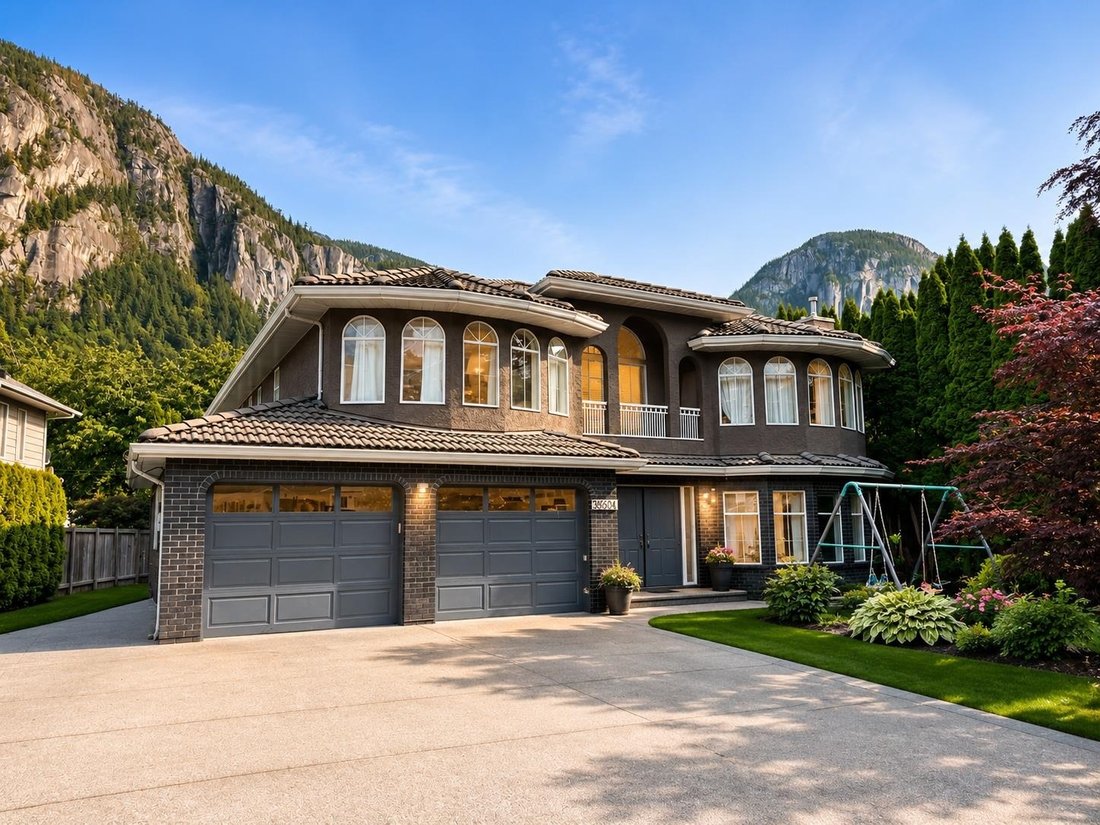House in Squamish, British Columbia, Canada 1 - 18519901