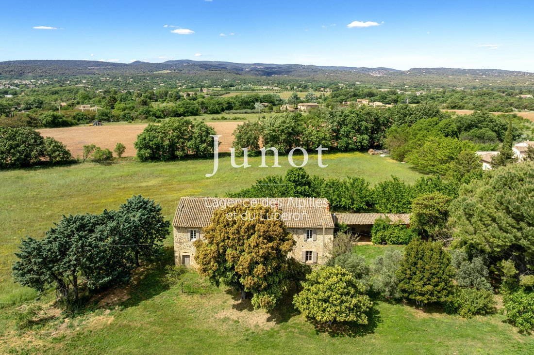 Country House in Gordes, Provence-Alpes-Côte d'Azur, France 5 - 18509709