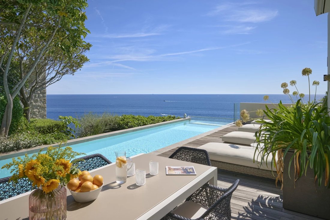 Villa in French Riviera, Provence-Alpes-Côte d'Azur, France 1 - 18509992