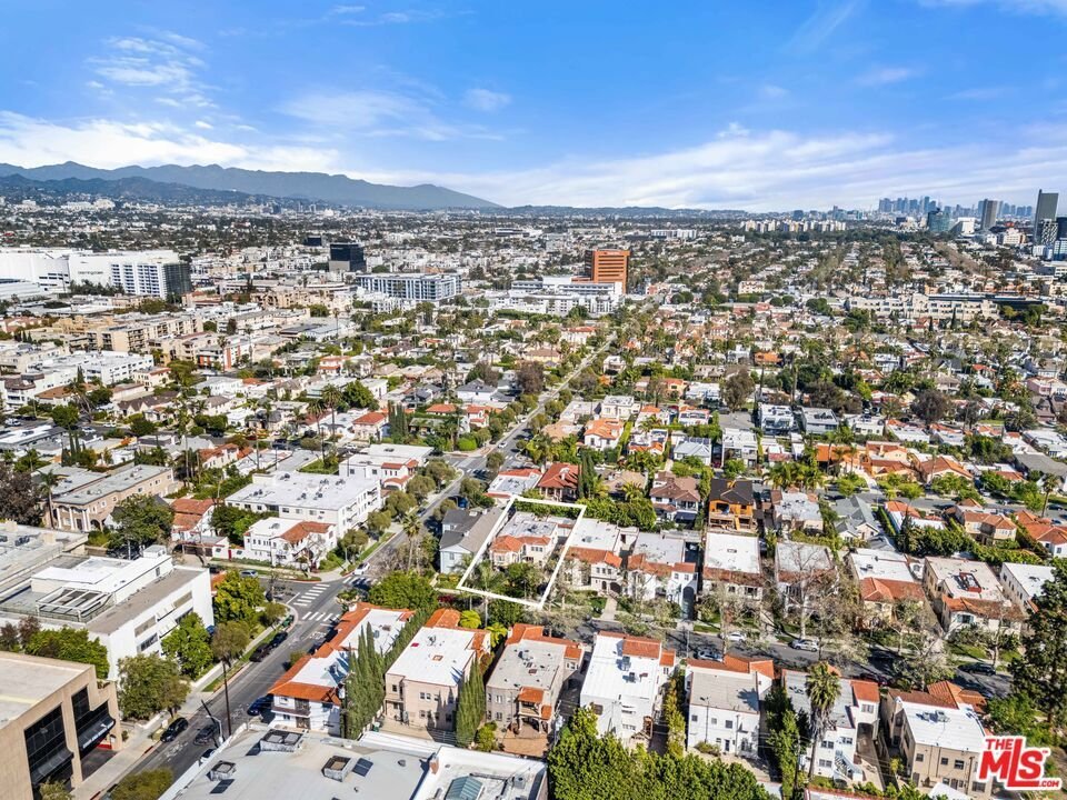 Beverly Hills, California, United States 3 - 18511066