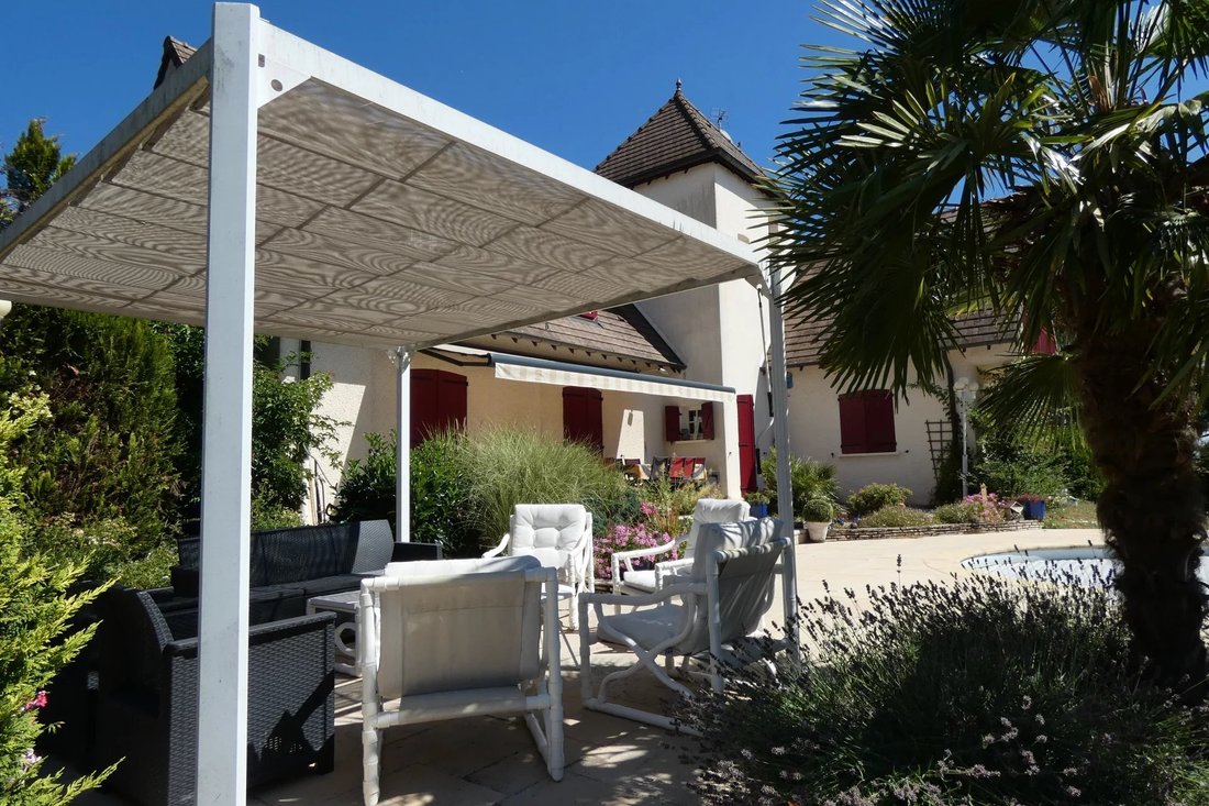Estate in Couches, Bourgogne – Franche-Comté, France 2 - 18509665