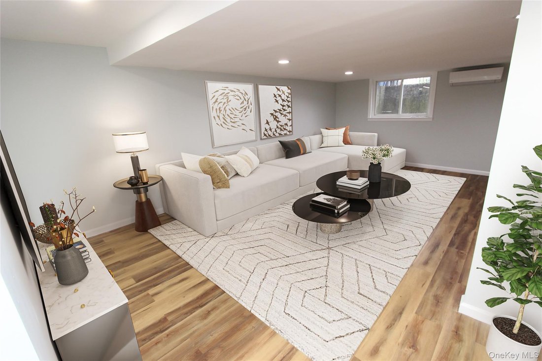 House in Kew Garden Hills, NY, United States 4 - 17813283