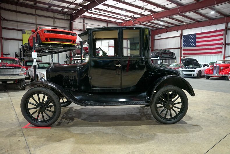 Coupe in Grand Rapids, United States 4 - 18515527