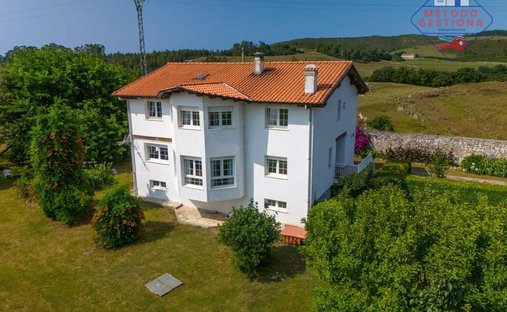 Villa in Santillana del Mar, Cantabria, Spain 1