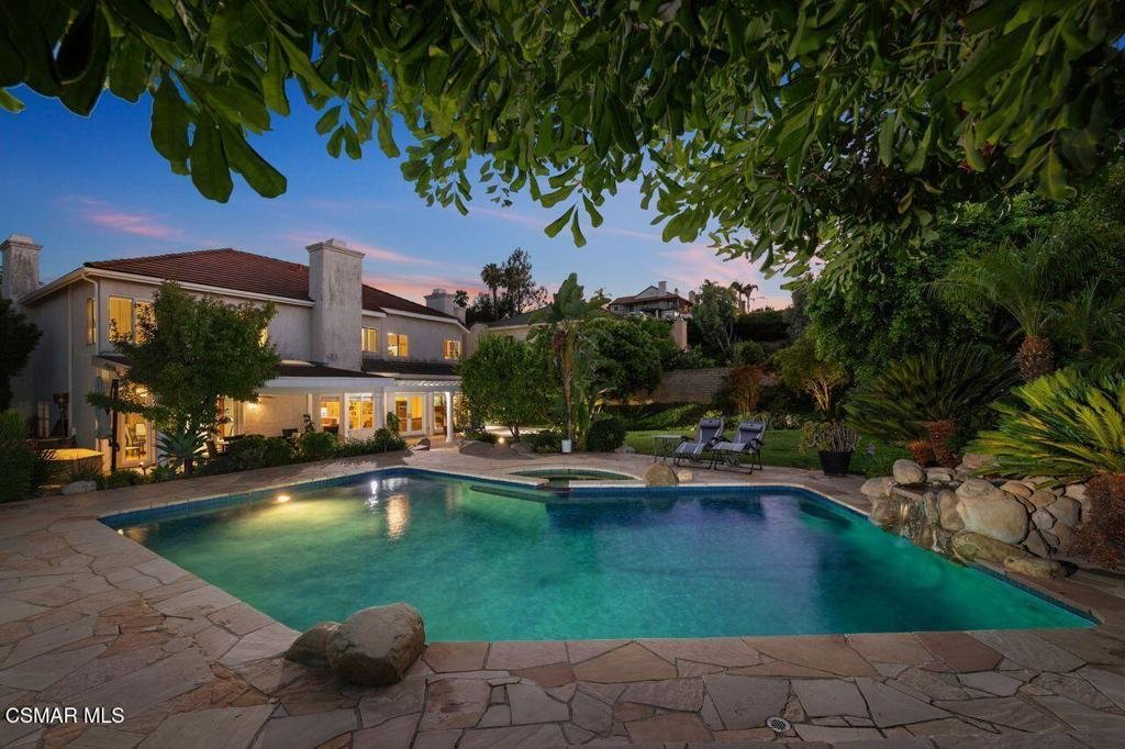 House in West Hills, California, United States 1 - 18513395