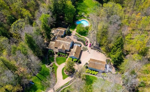 House in Gates Mills, Ohio, United States 1