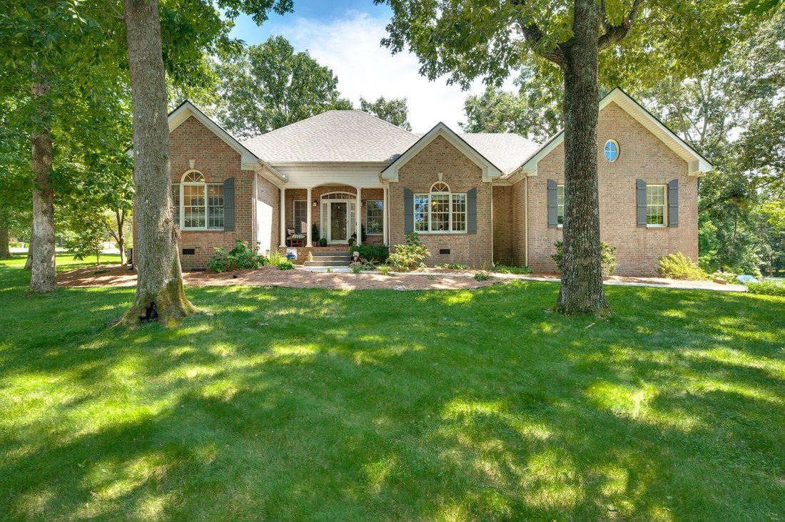 House in Bon Aqua, Tennessee, United States 1 - 18509443