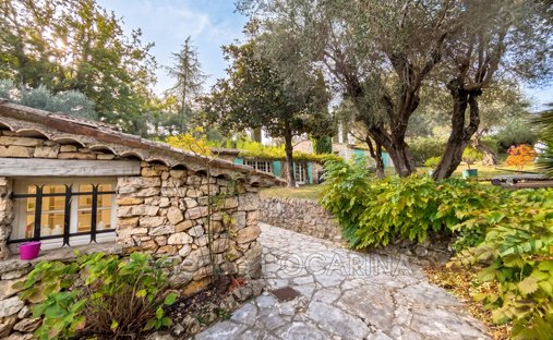 Villa in Le Rouret, Provence-Alpes-Côte d'Azur, France 1
