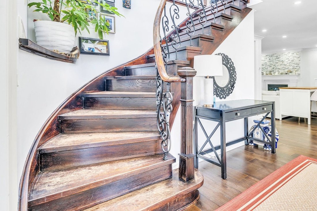 House in Toronto, Ontario, Canada 3 - 18509619
