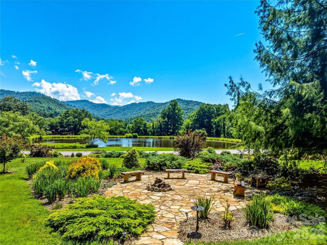 Casa a Asheville, Carolina del Nord, Stati Uniti 1 - 18515924