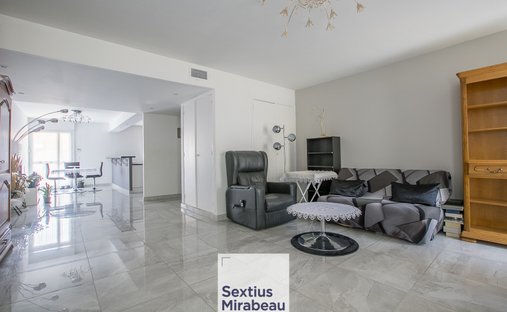Apartment in Granettes-Jauberte-Sainte Anne, Aix-en-Provence, France 1