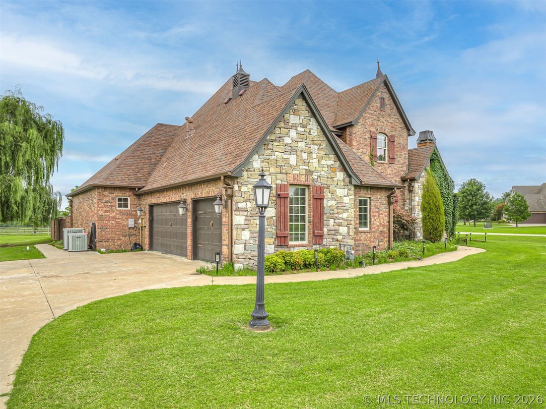 House in Owasso, Oklahoma, United States 3 - 18510779