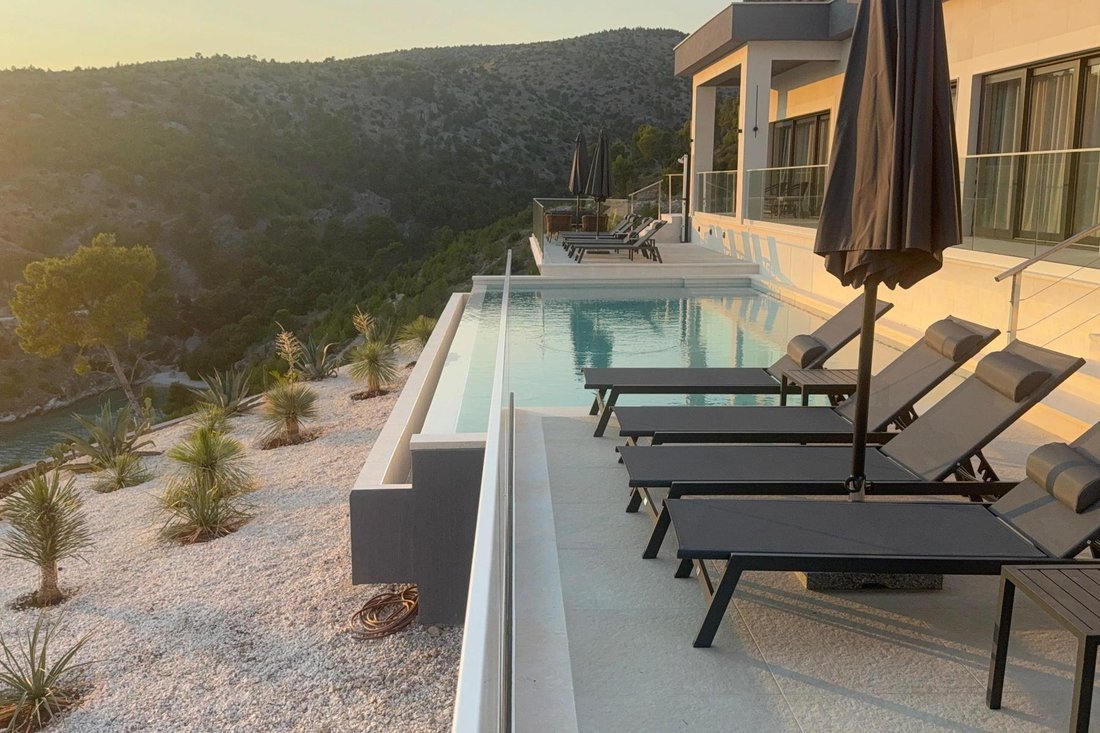 Villa in Nerezisca, Split-Dalmatia County, Croatia 4 - 16839897