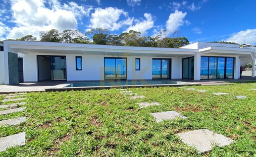 Villa in Agua de Pena, Autonome Region Madeira, Portugal 1