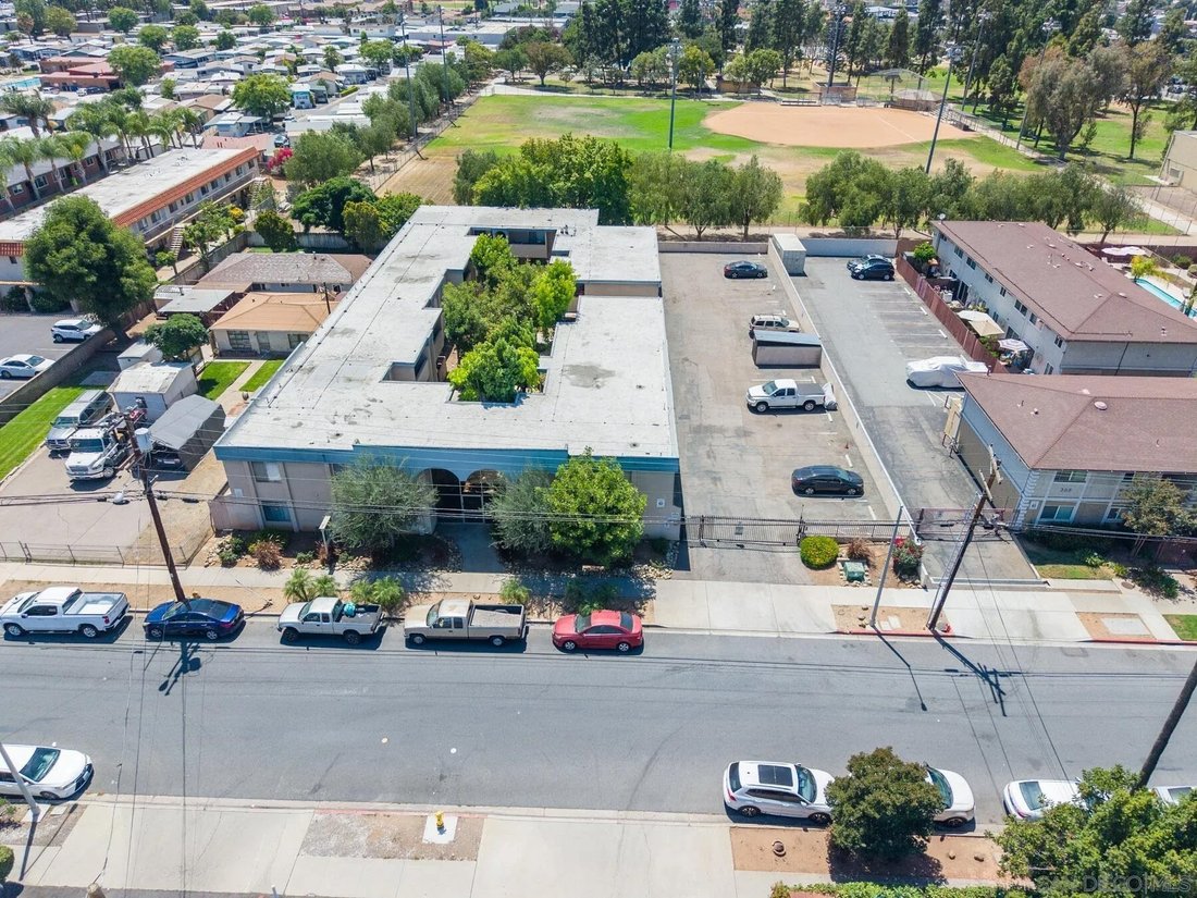 El Cajon, California, United States 3 - 18513122