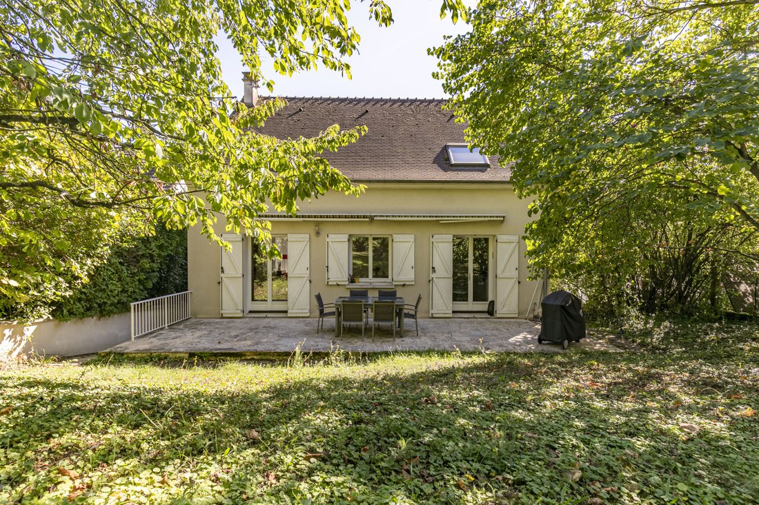 House in Forêt, Saint-Germain-en-Laye, France 2 - 18509148
