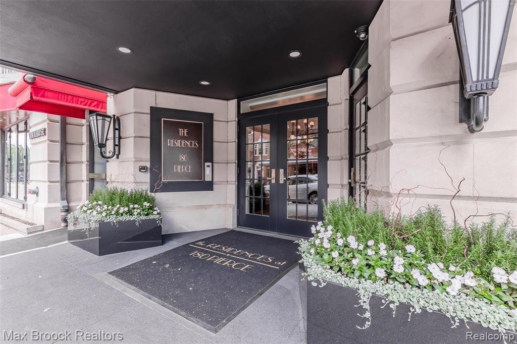 Condo in Birmingham, Michigan, United States 2 - 18508190