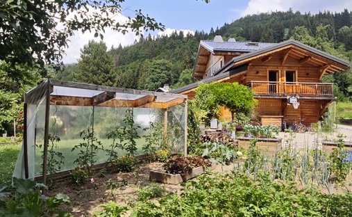 Chalet in Arâches-la-Frasse, Auvergne-Rhône-Alpes, France 1