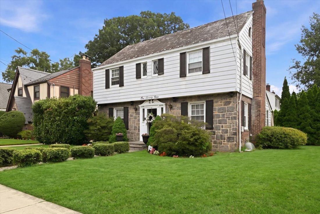 House in North New Hyde Park, New York, United States 3 - 18508110