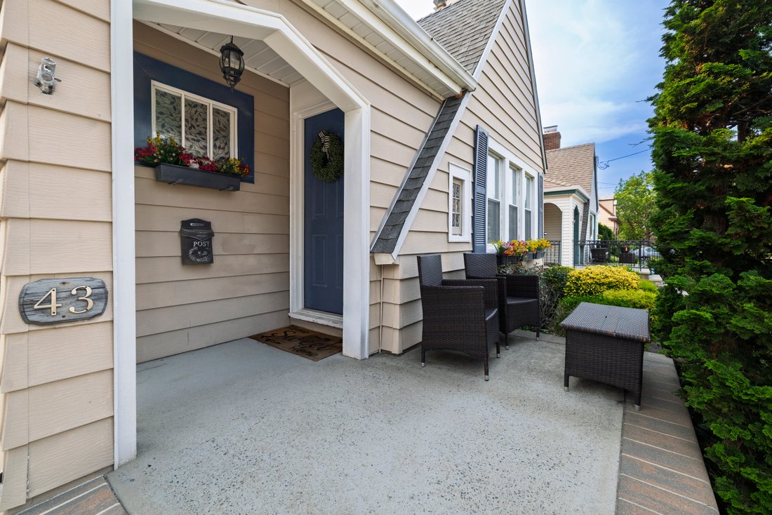 House in Malverne, New York, United States 2 - 18498676