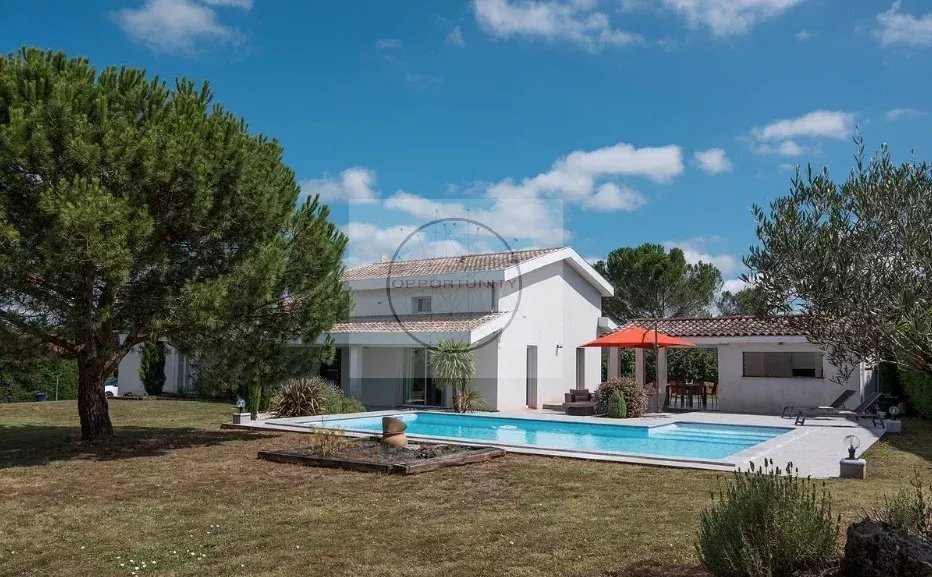 House in France 1 - 18509802