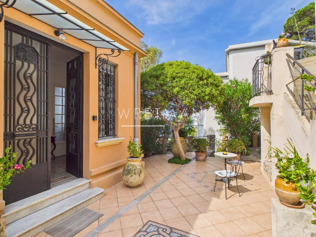 Villa in Mont Boron, Nice, Provence-Alpes-Côte d'Azur 1 - 18509788