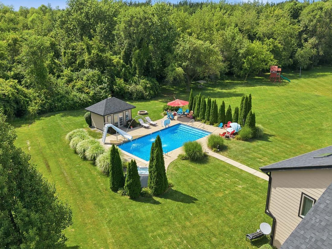 House in Crown Point, Indiana, United States 2 - 18512067