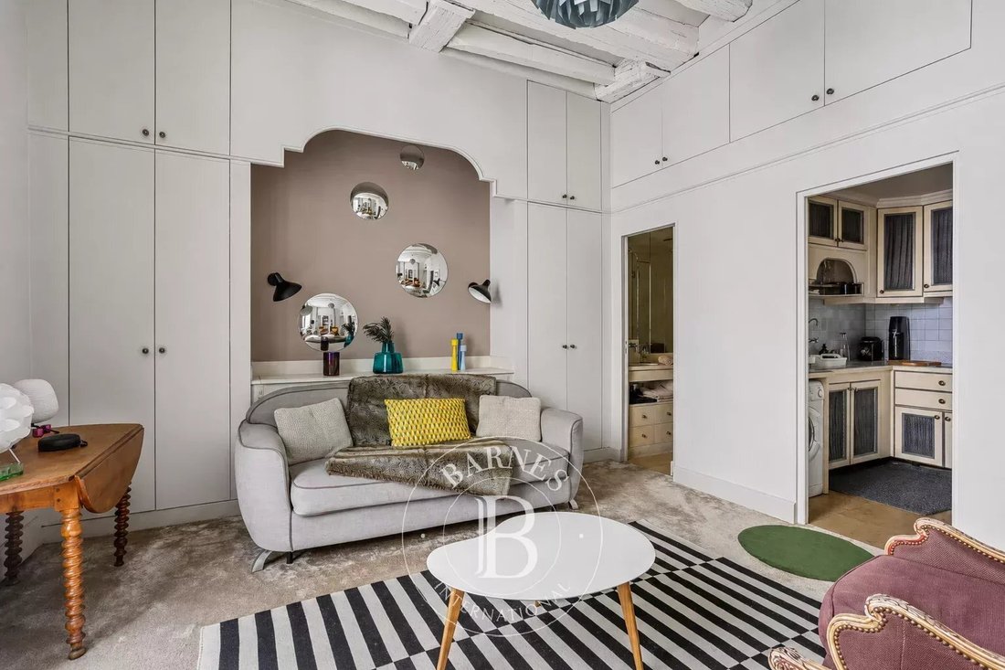 Apartment in Saint Thomas d'Aquin, Paris 7e Arrondissement, Paris 5 - 18509874