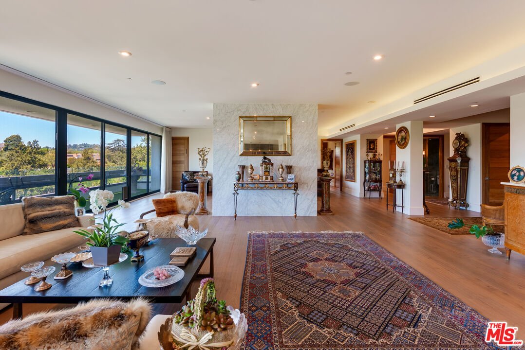 Condo in Los Angeles, California, United States 3 - 18516715