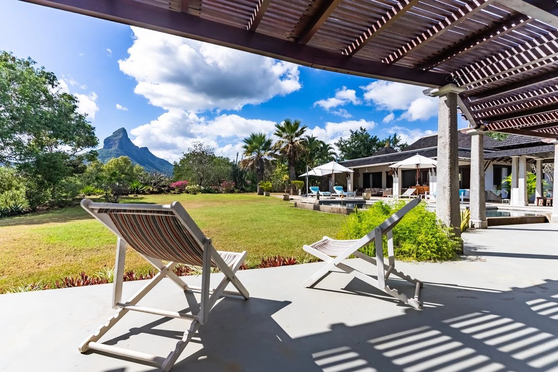 Villa in Tamarin, Rivière Noire District, Mauritius 2 - 18516199