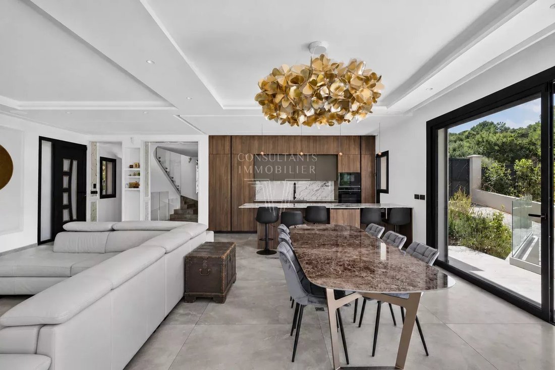 Villa in Valbonne, Provence-Alpes-Côte d'Azur, France 4 - 18508280